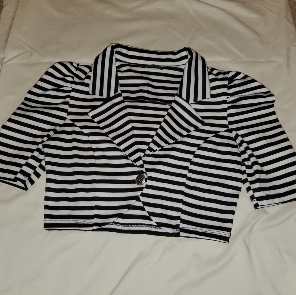 Cropped Short Sleeve Jacket